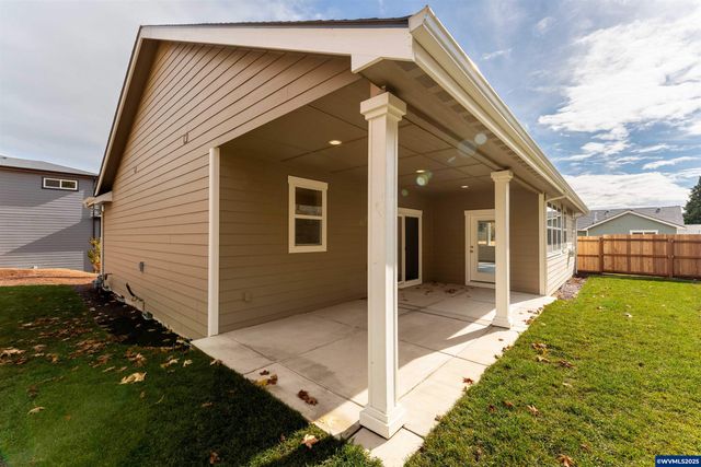 801 Quail Glenn Dr, Philomath, OR 97370