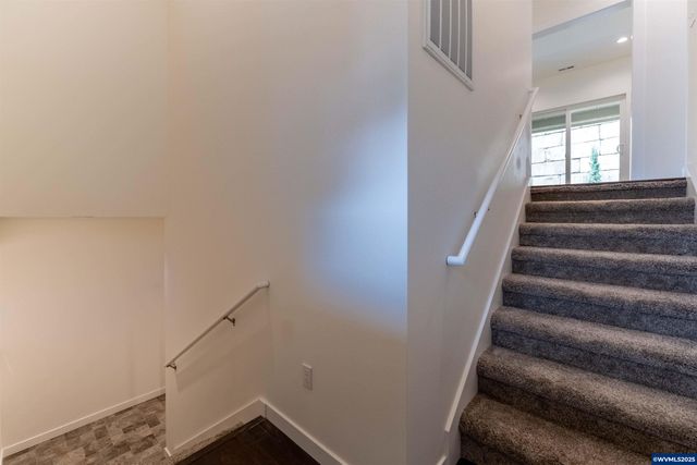 801 Quail Glenn Dr, Philomath, OR 97370