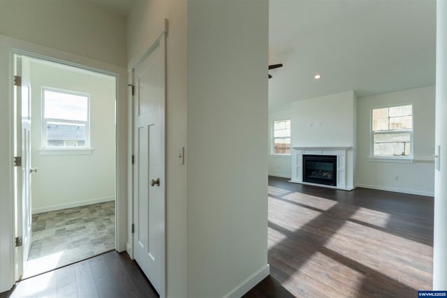 801 Quail Glenn Dr, Philomath, OR 97370