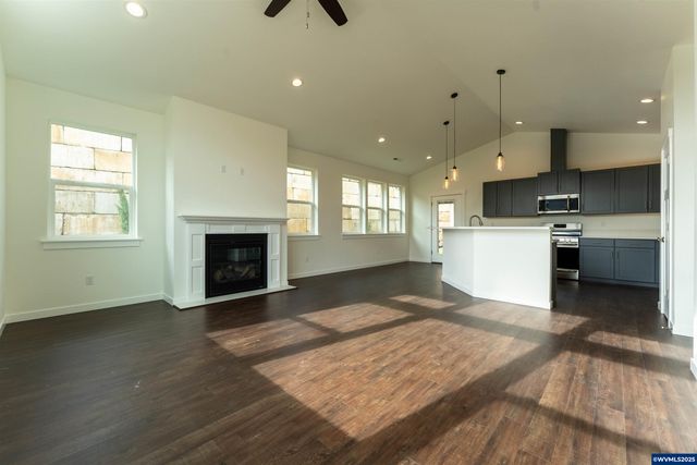 801 Quail Glenn Dr, Philomath, OR 97370