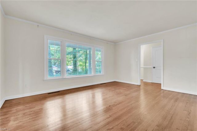 4644 McGregor DR, Virginia Beach, VA 23462