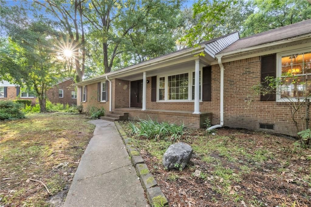 4644 McGregor DR, Virginia Beach, VA 23462
