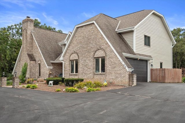 515 Pebble Creek PASS, Wales, WI 53183
