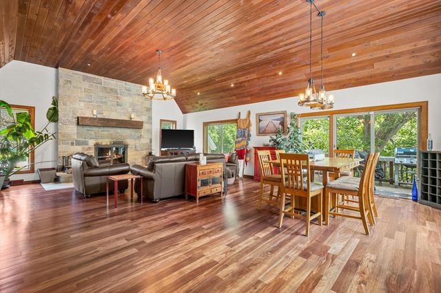 515 Pebble Creek PASS, Wales, WI 53183