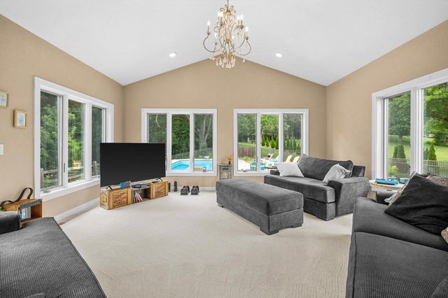 515 Pebble Creek PASS, Wales, WI 53183