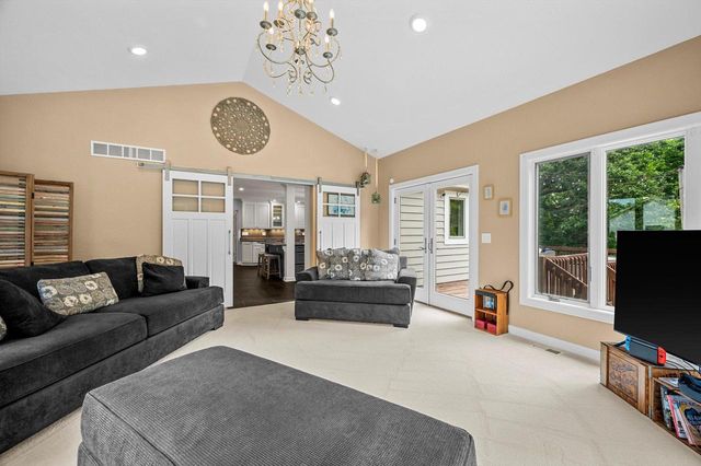 515 Pebble Creek PASS, Wales, WI 53183