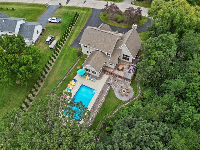 515 Pebble Creek PASS, Wales, WI 53183