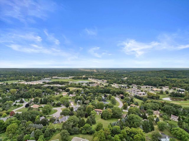 515 Pebble Creek PASS, Wales, WI 53183