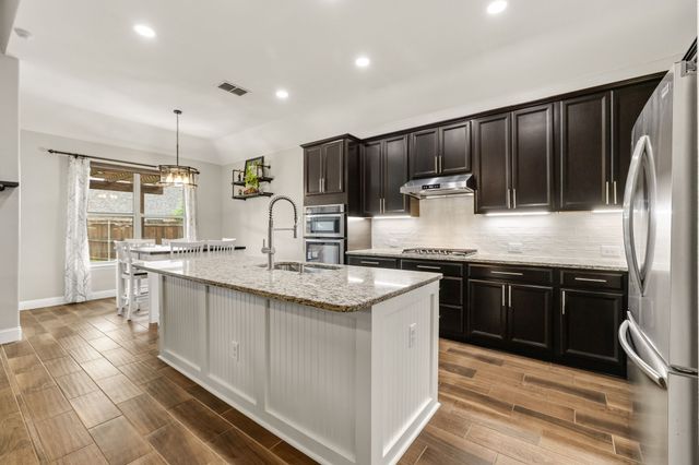 1020 Crest Breeze Drive, Fort Worth, TX 76052