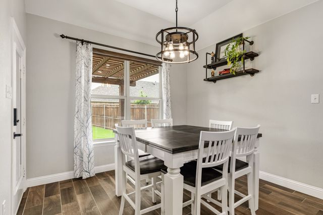 1020 Crest Breeze Drive, Fort Worth, TX 76052