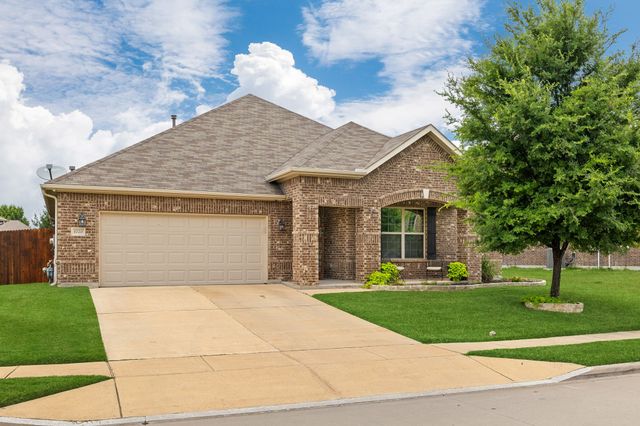 1020 Crest Breeze Drive, Fort Worth, TX 76052