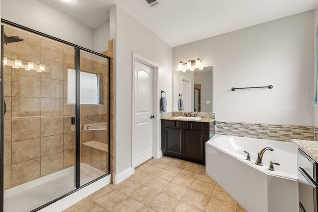 1020 Crest Breeze Drive, Fort Worth, TX 76052