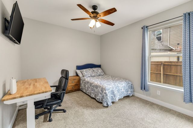 1020 Crest Breeze Drive, Fort Worth, TX 76052