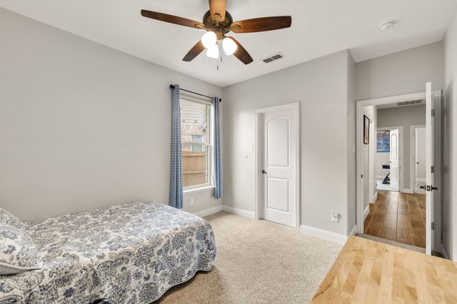 1020 Crest Breeze Drive, Fort Worth, TX 76052
