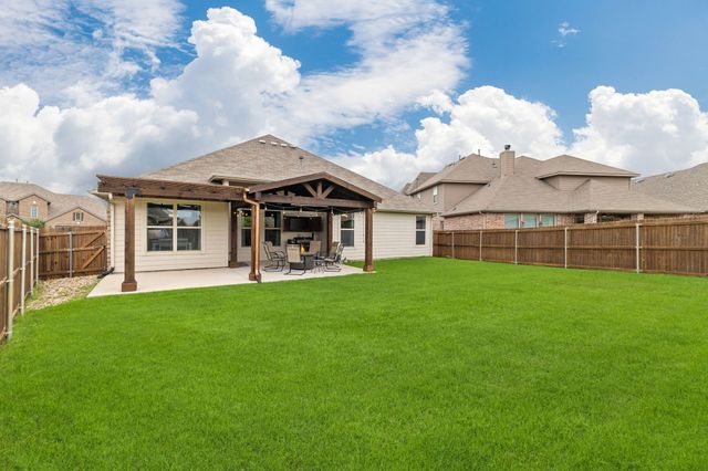 1020 Crest Breeze Drive, Fort Worth, TX 76052