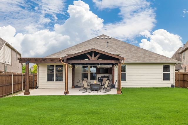 1020 Crest Breeze Drive, Fort Worth, TX 76052