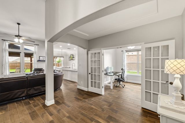 1020 Crest Breeze Drive, Fort Worth, TX 76052