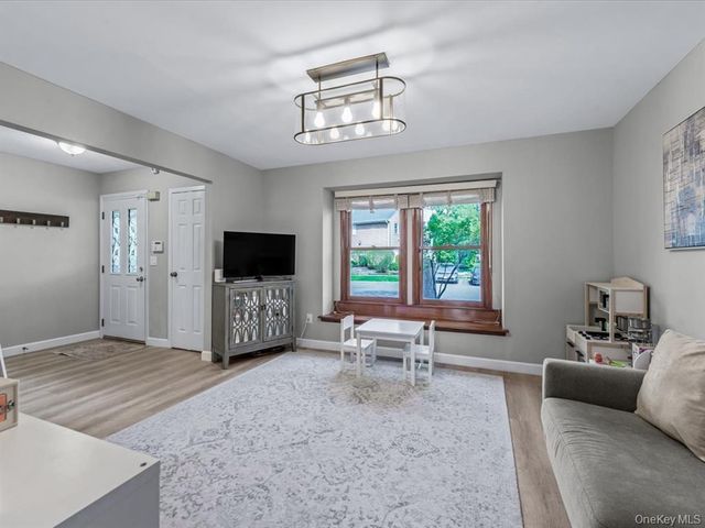 54 Hidden Ridge Drive, Syosset, NY 11791