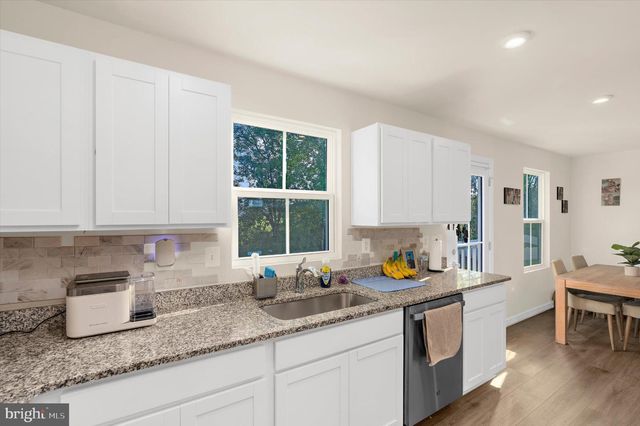 30 RAYMOND XING, Hagerstown, MD 21740