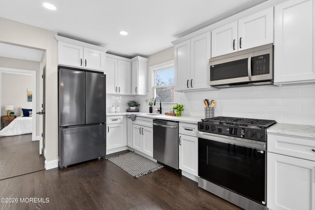 21 Johnson Terrace, Hazlet, NJ 07734