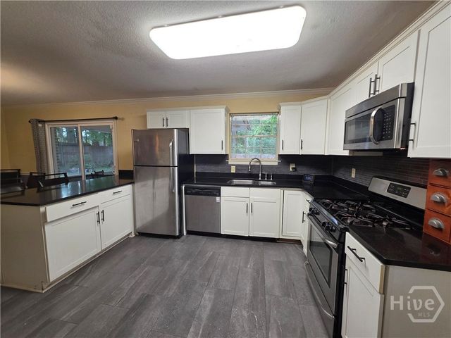 3004 Young Avenue, Savannah, GA 31404