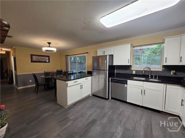 3004 Young Avenue, Savannah, GA 31404