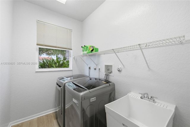 18000 NW 16th St, Pembroke Pines, FL 33029