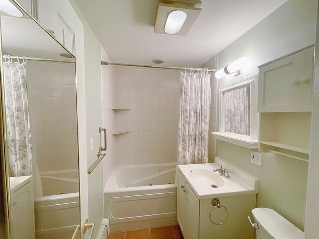 3 A Colonial Drive 8, Andover, MA 01810