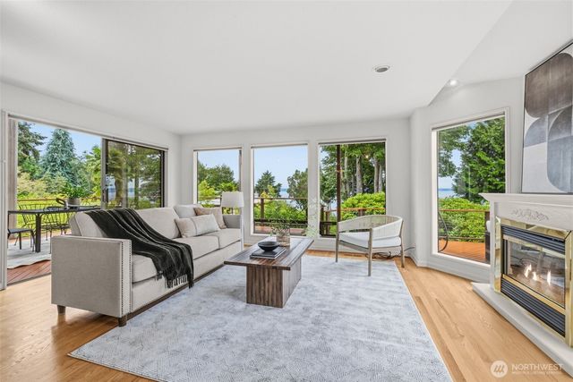 7320 164th Place SW, Edmonds, WA 98026