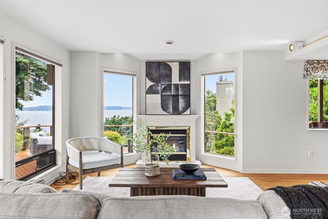 7320 164th Place SW, Edmonds, WA 98026
