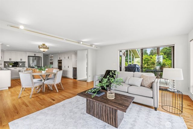 7320 164th Place SW, Edmonds, WA 98026