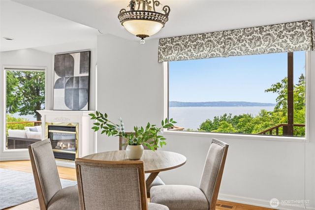 7320 164th Place SW, Edmonds, WA 98026