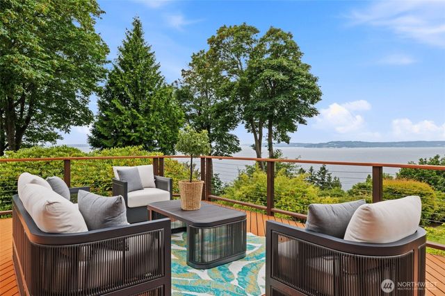 7320 164th Place SW, Edmonds, WA 98026