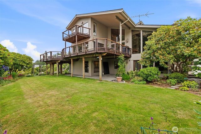 7320 164th Place SW, Edmonds, WA 98026
