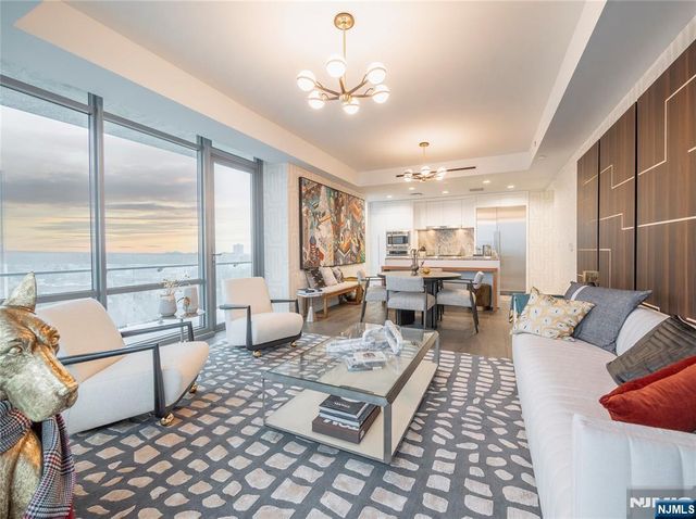 320 Adolphus Avenue 815, Cliffside Park, NJ 07010