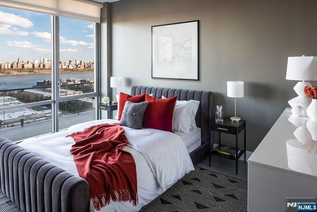 320 Adolphus Avenue 815, Cliffside Park, NJ 07010