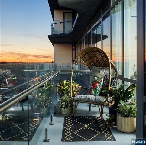 320 Adolphus Avenue 815, Cliffside Park, NJ 07010