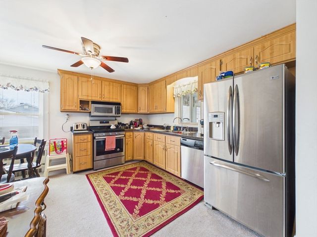 374 Harwich St, New Bedford, MA 02745