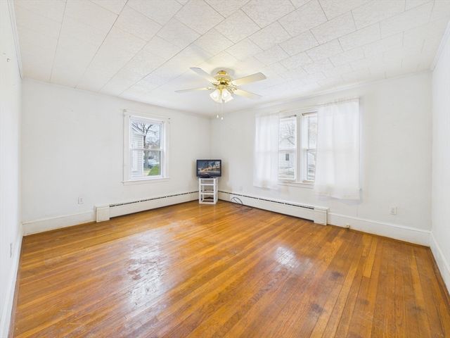 374 Harwich St, New Bedford, MA 02745