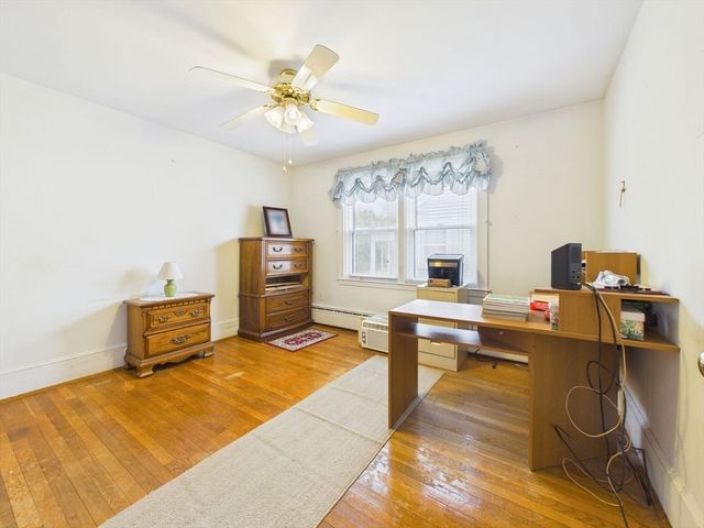 374 Harwich St, New Bedford, MA 02745