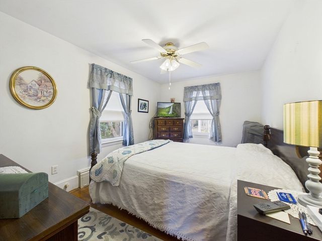 374 Harwich St, New Bedford, MA 02745