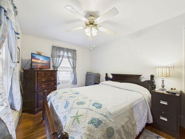 374 Harwich St, New Bedford, MA 02745