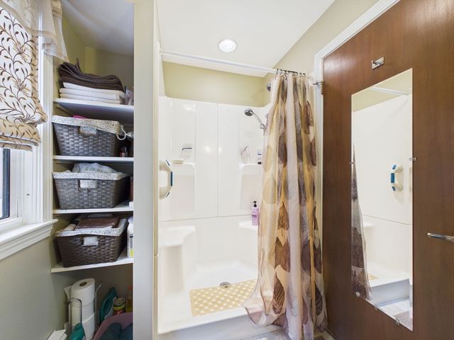 374 Harwich St, New Bedford, MA 02745