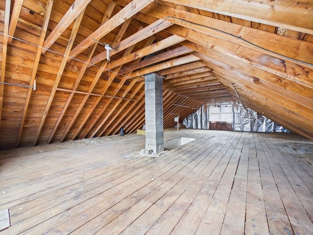 374 Harwich St, New Bedford, MA 02745