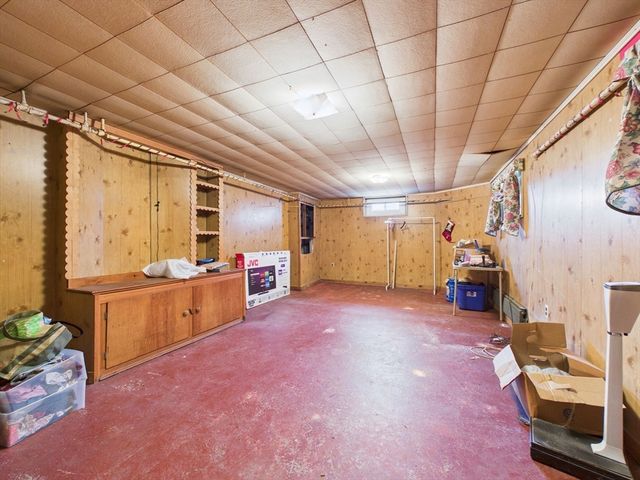 374 Harwich St, New Bedford, MA 02745