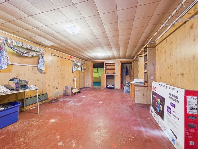 374 Harwich St, New Bedford, MA 02745