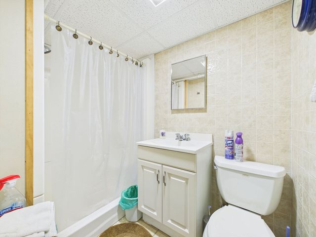 374 Harwich St, New Bedford, MA 02745