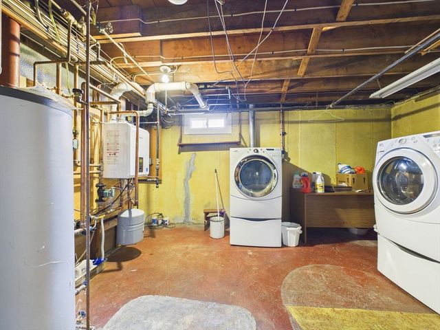 374 Harwich St, New Bedford, MA 02745