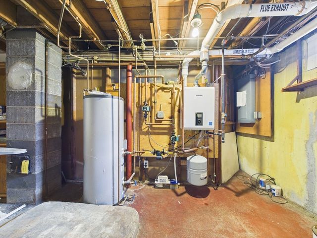 374 Harwich St, New Bedford, MA 02745