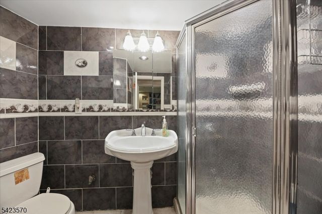 439 Fairview Ave, Woodbridge Twp., NJ 07067